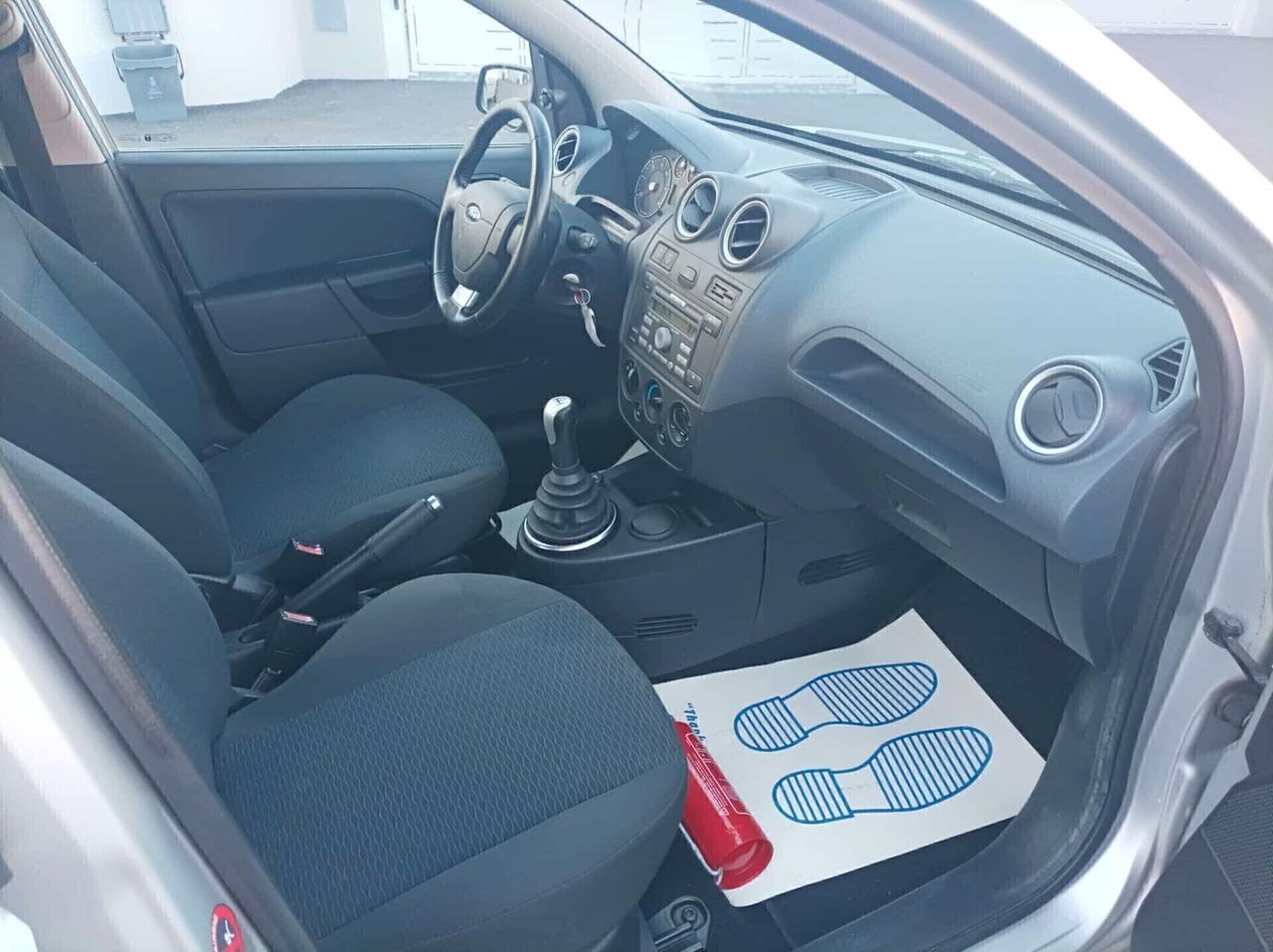 Ford Fiesta 1.4 TDCi 5p. Ghia