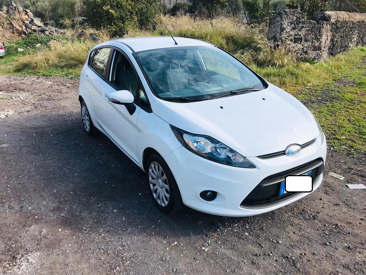 Ford Fiesta 1.4TDCI NEOPATENTATI CHIAMA