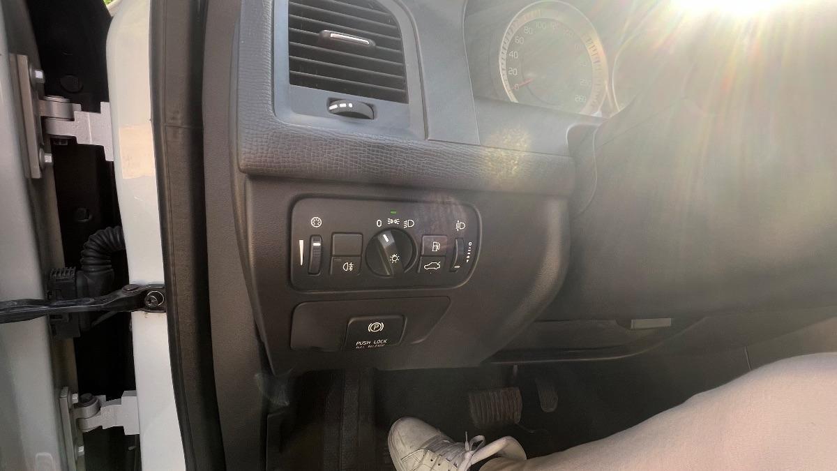 VOLVO - XC60 2.0 d4 Momentum 163cv geartronic