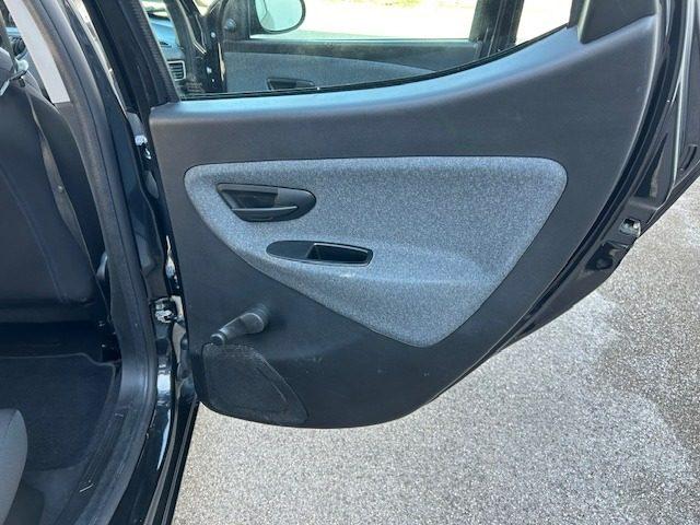 LANCIA Ypsilon 1.0 FireFly 5 porte S&S Hybrid Silver