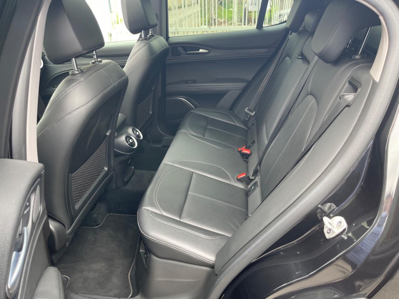 Alfa Romeo Stelvio TETTO APRIBILE 2.2 Turbodiesel 190 CV AT8 Q4 Ti