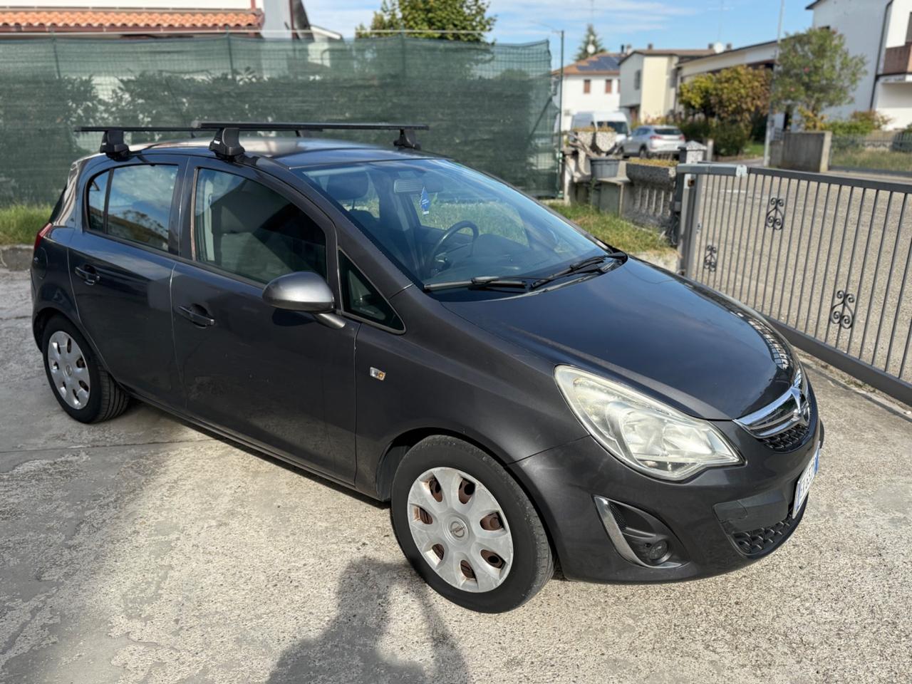 Opel Corsa 1.2 BENZINA POCHI KM 2011 NEOPATENTATI