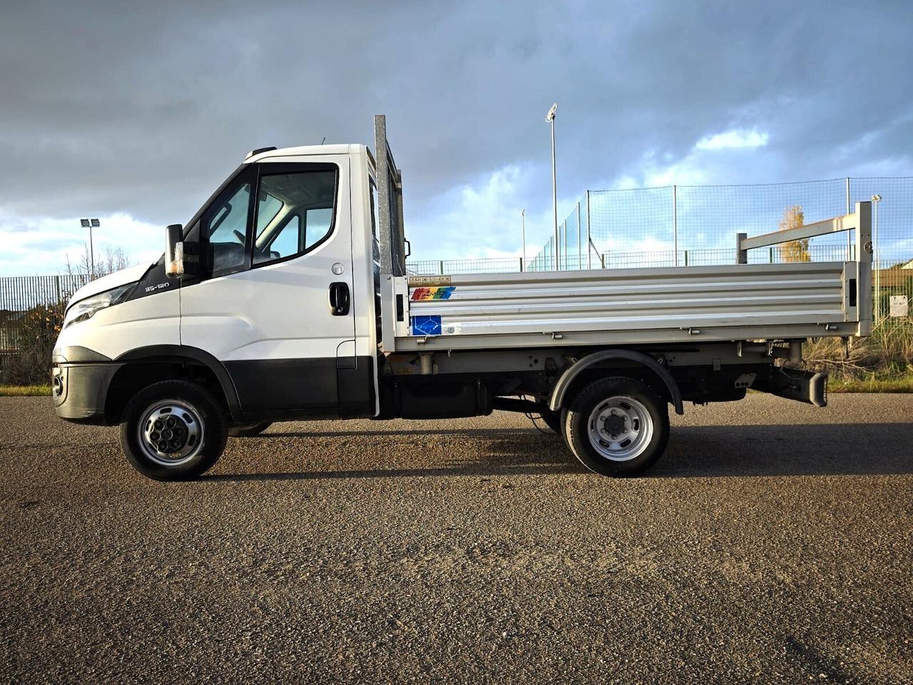 IVECO DAILY 35C12