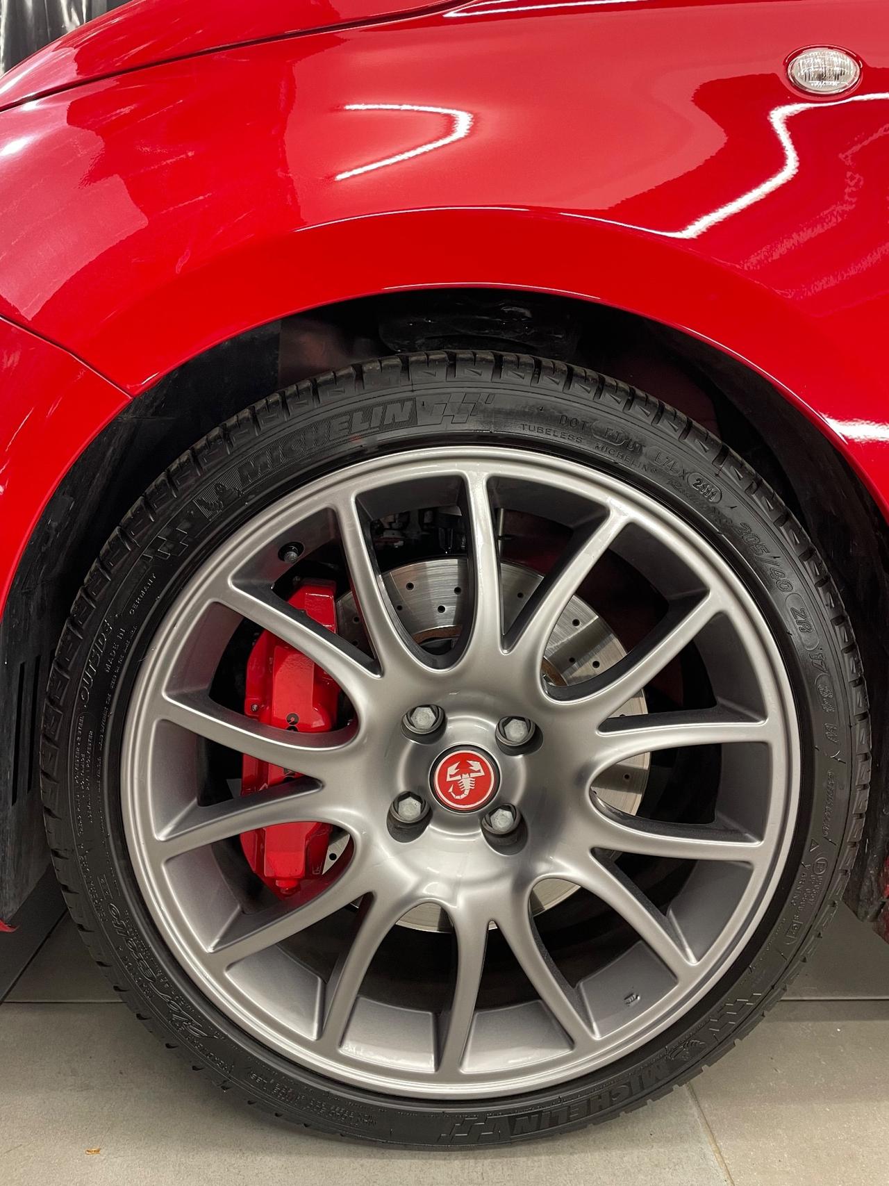 Abarth 695 Tributo Ferrari