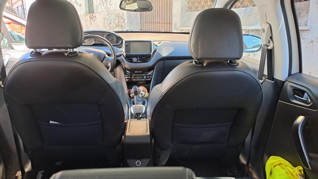 PEUGEOT 2008 1,6 HDI-TETTO PANORAMICO-3 REVISIONI