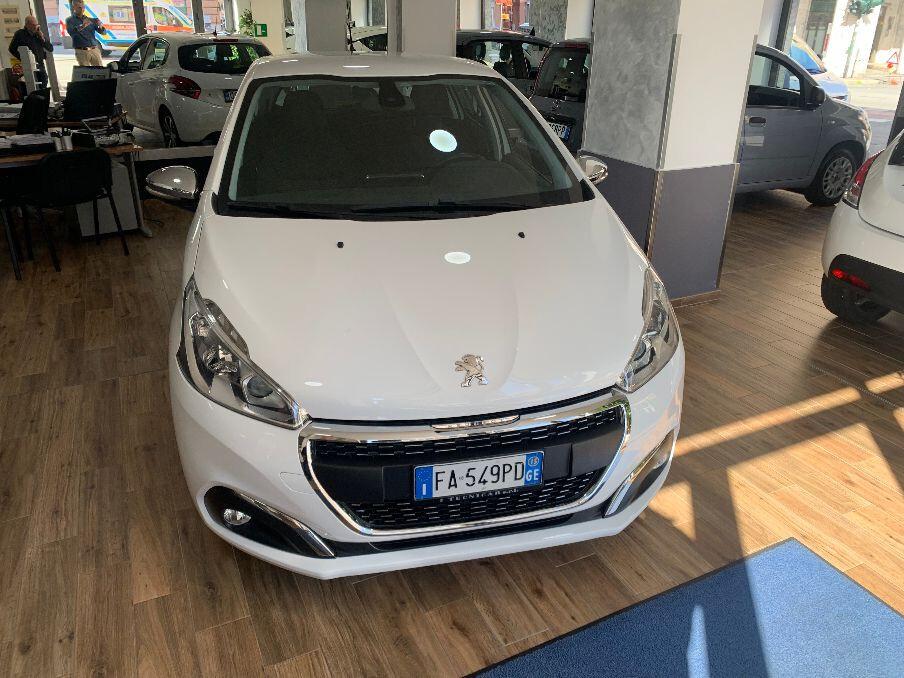 Peugeot 208 PureTech 82 5 porte Allure
