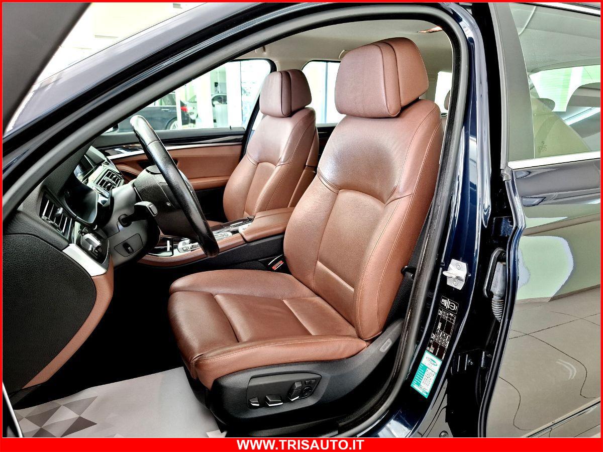 BMW 520d Aut.Touring Luxury (FARI XENO+GANCIO TRAINO+PELLE+NAVI)