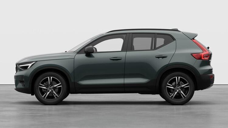 VOLVO XC40 PLUS DARK B3 AUTO PREZZO PROMO FINO AL 31/12/2025