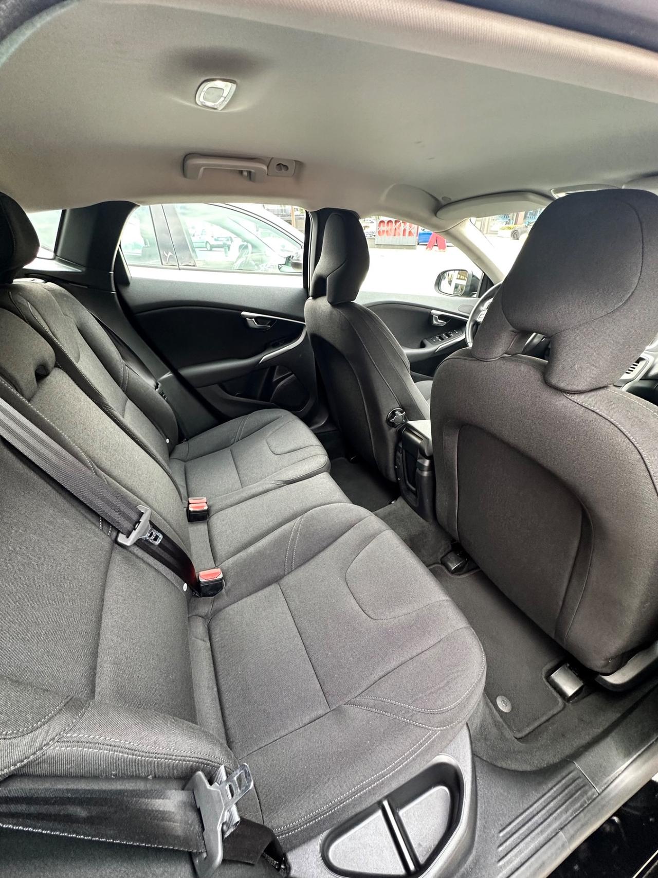 Volvo V40 2.0d 120Cv D2 Kinetic - Uniproprietario