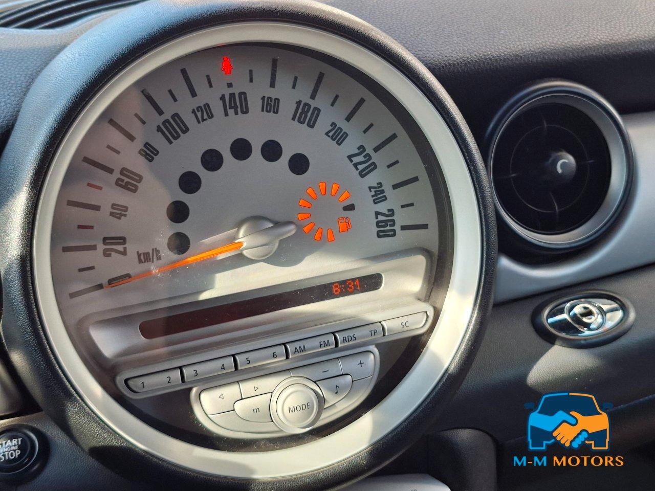 Mini Cabrio Cooper 1.6 120cv neo patentati