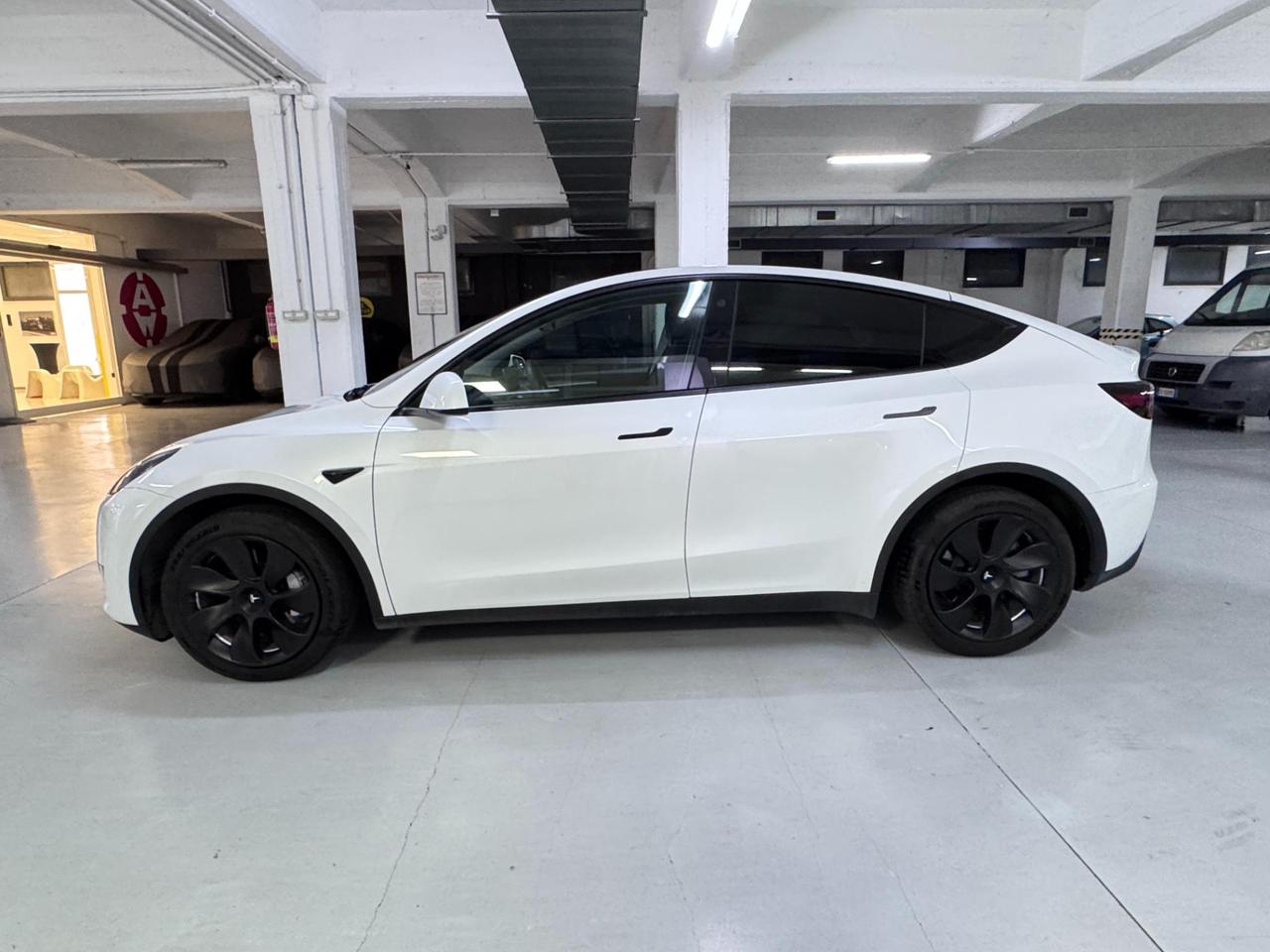 Tesla Model Y Long Range Dual Motor awd