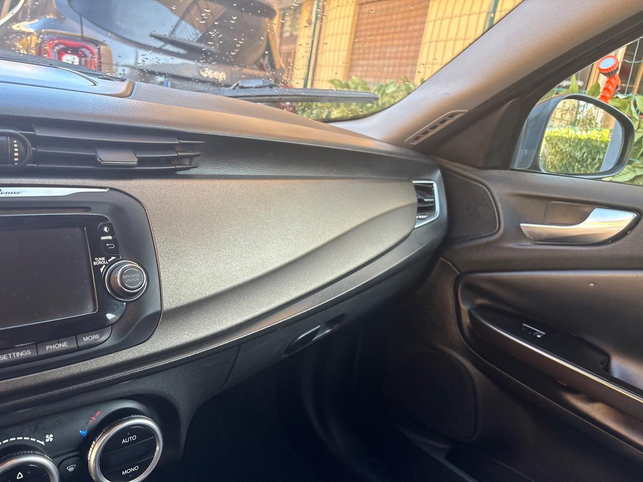 Alfa Romeo Giulietta 1.4 Turbo 120 GPL CV Distinctive