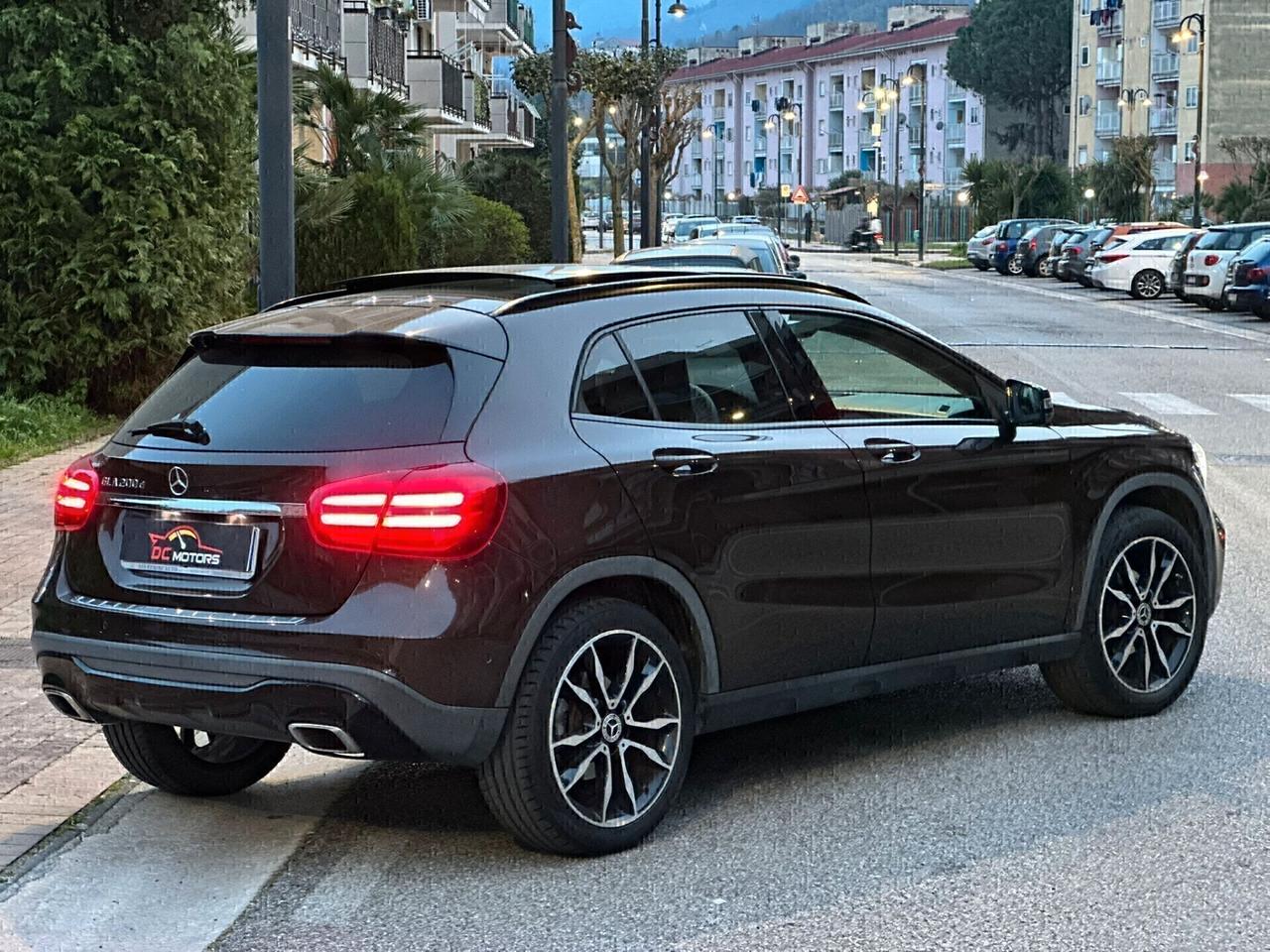 Mercedes-benz GLA200d Automatic Premium ENDURO TETTO FULL