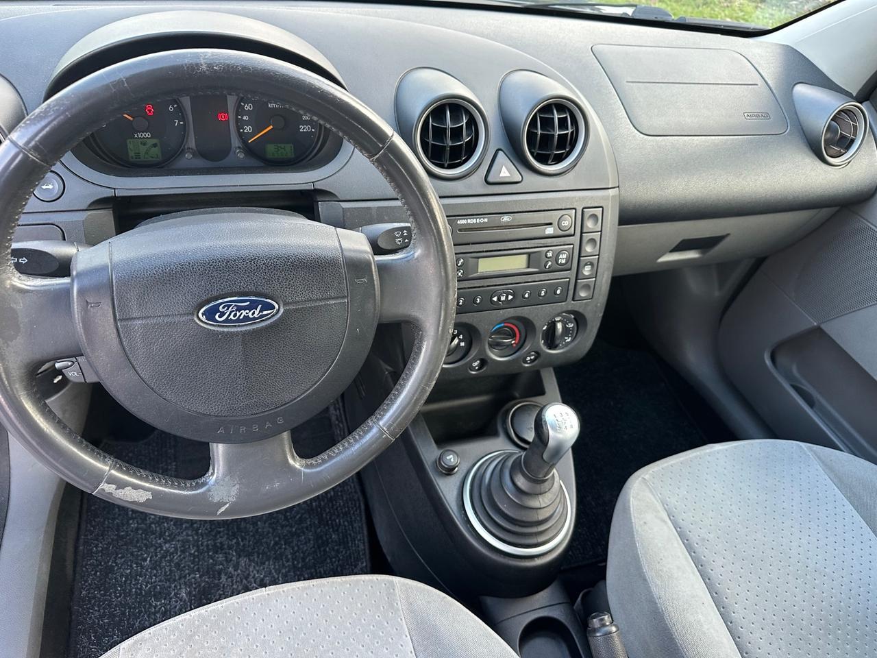 Ford Fiesta 1.2 benz 2004 NEOPATENTATI