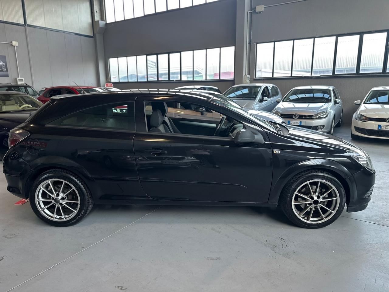 Opel Astra GTC 1.7 CDTI 101CV 3 porte Cosmo