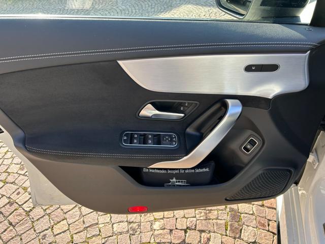 MERCEDES-BENZ CLA 180 Automatic Shooting Brake Premium