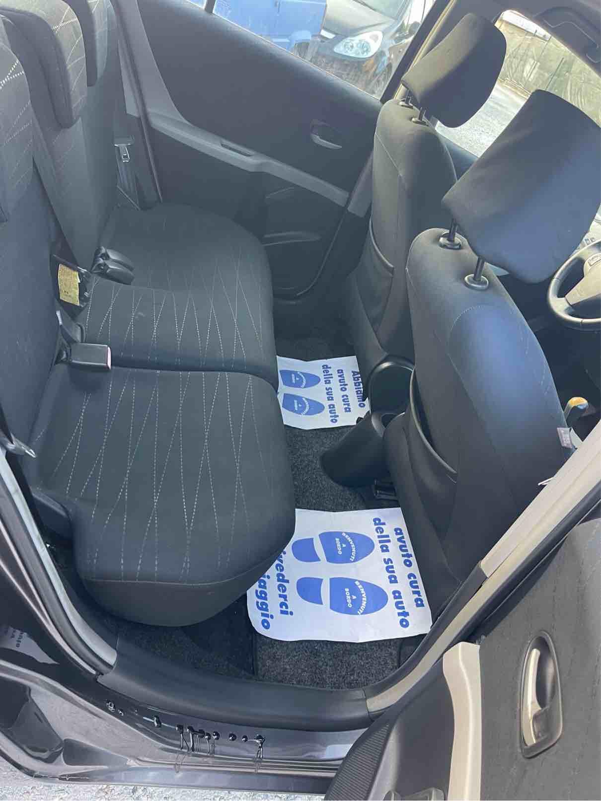 TOYOTA YARIS - UNICO PROPRIETARIO - NAVI