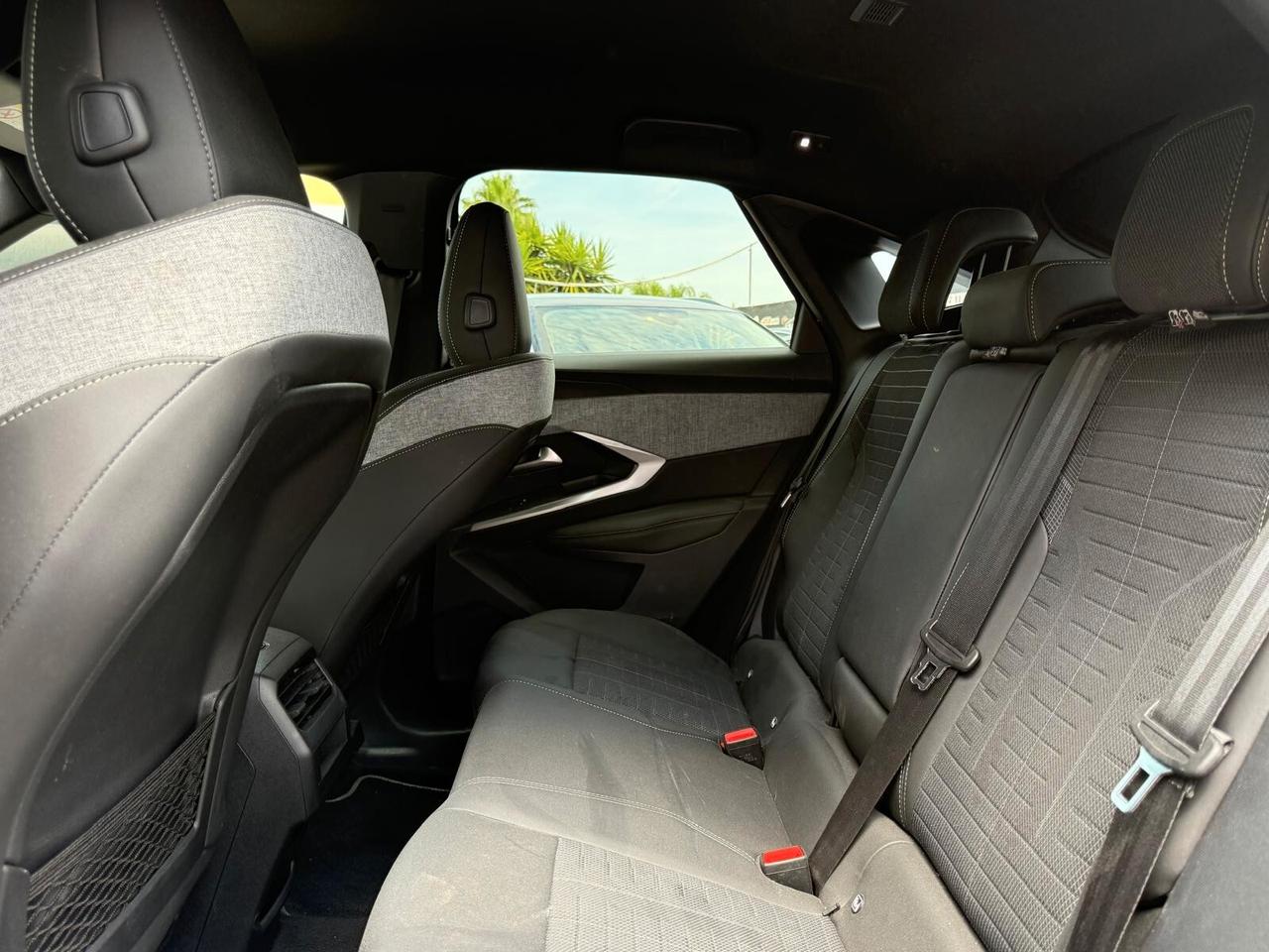 PEUGEOT 3008 2025 Hybrid 136 e-DCS6 GT 17000KM