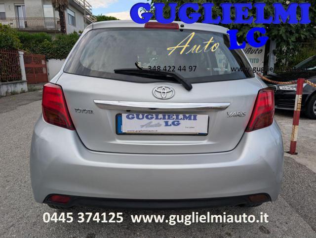 TOYOTA Yaris 1.3 5 porte Active Neopatentati