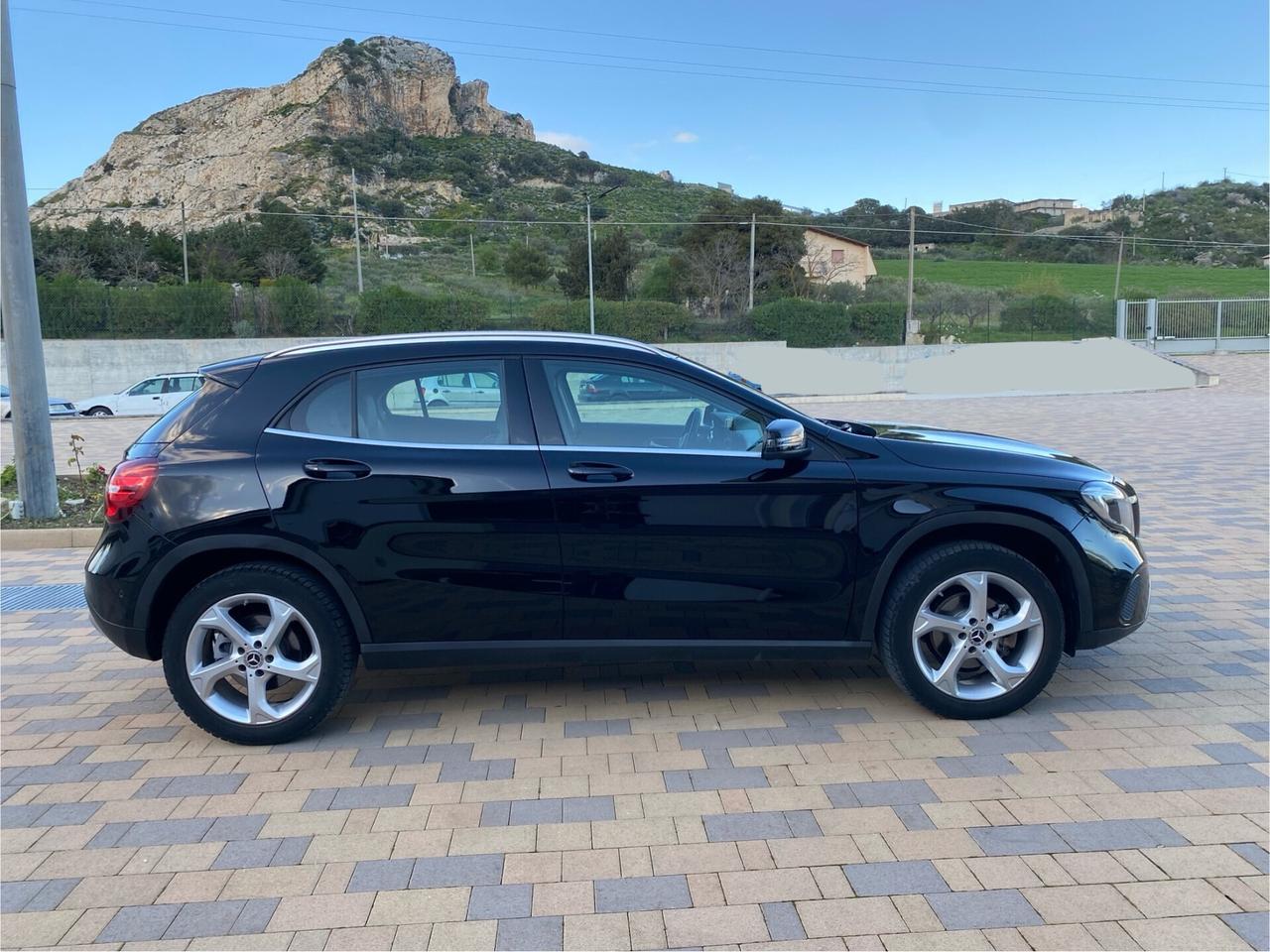 Mercedes-benz GLA 180 GLA 180d SPORT FULL OPTIONAL
