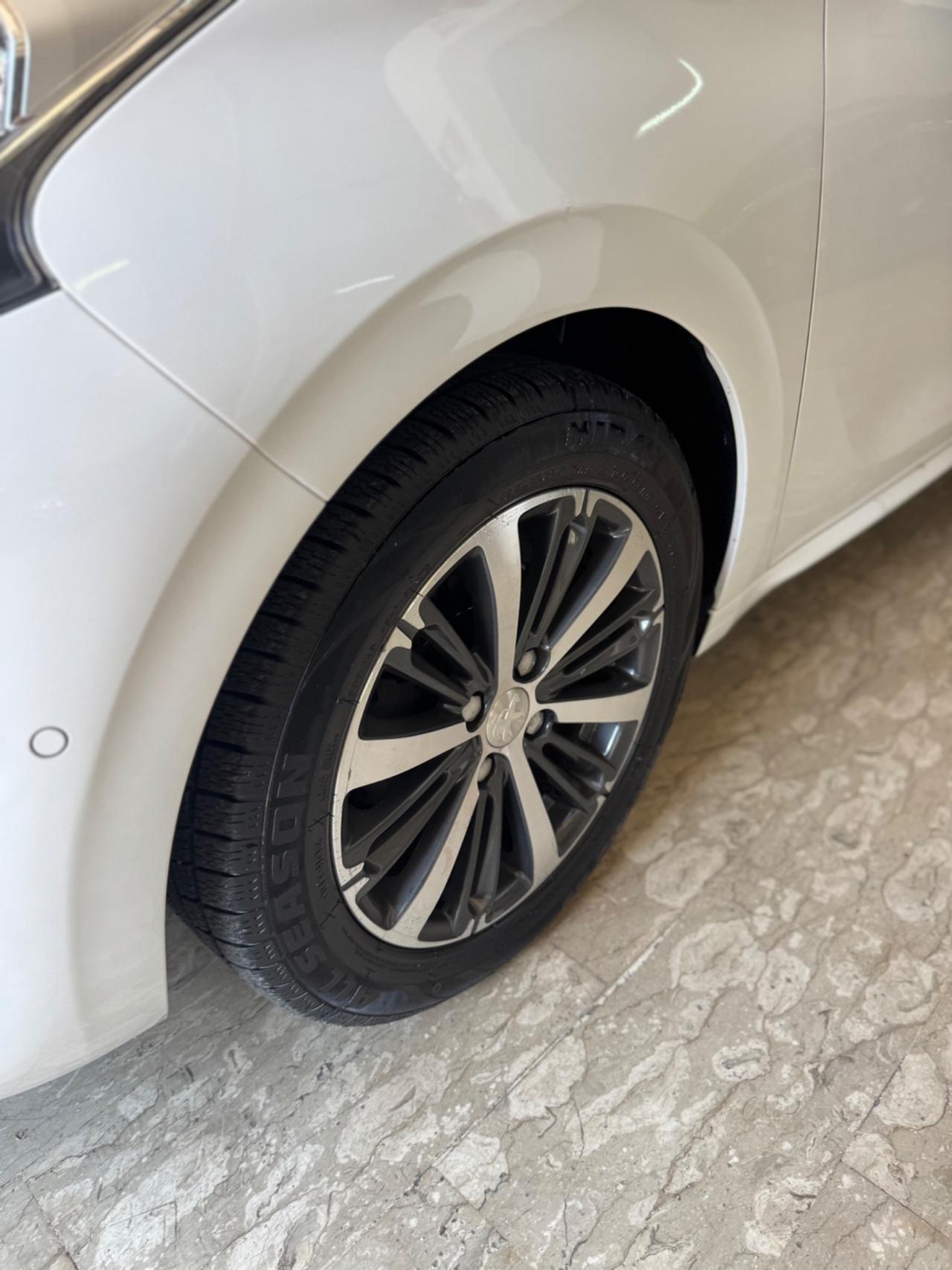 Peugeot 208 PureTech Turbo 110 S&S 5 porte Allure
