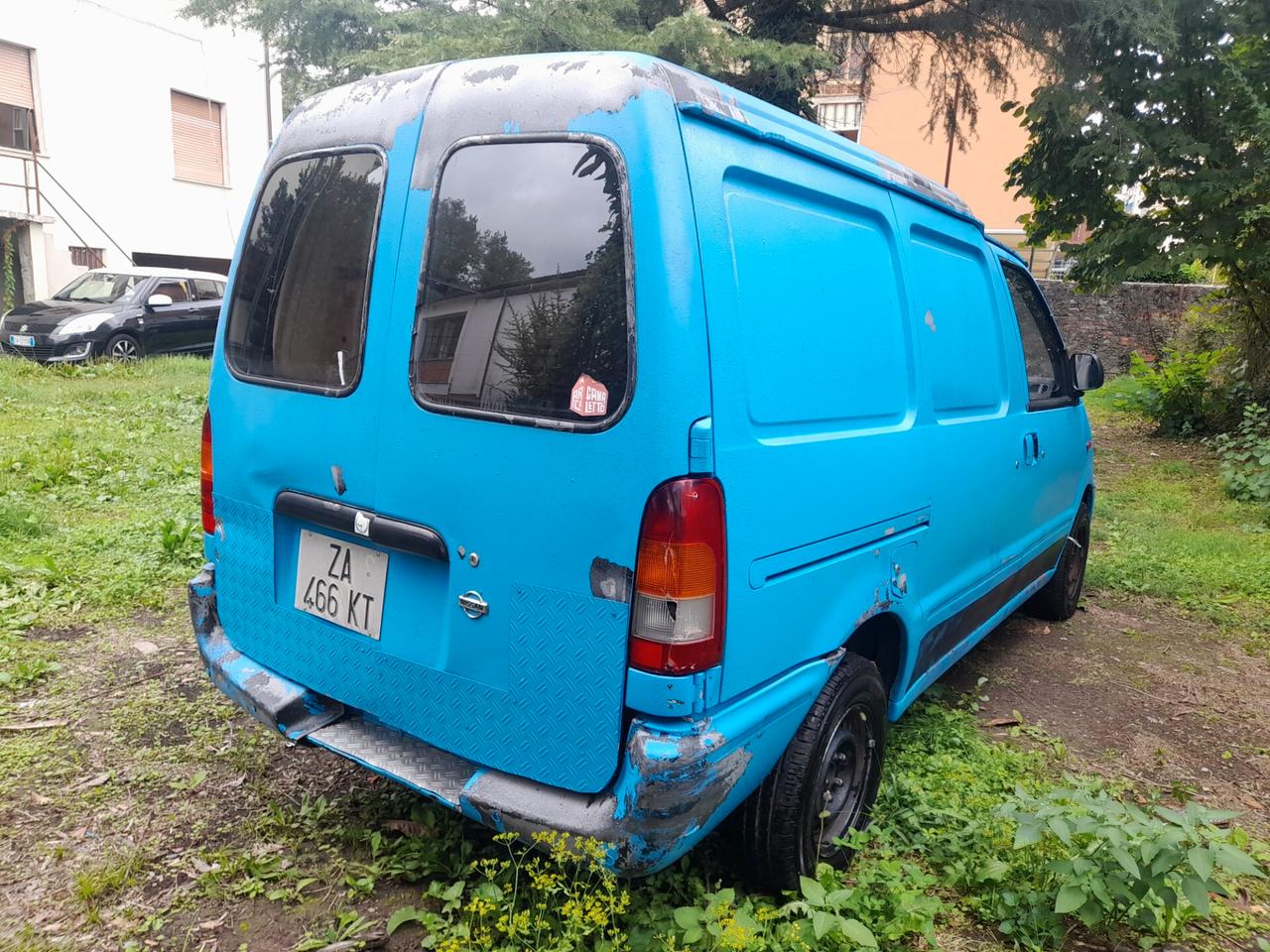 Nissan Vanette Autocarro