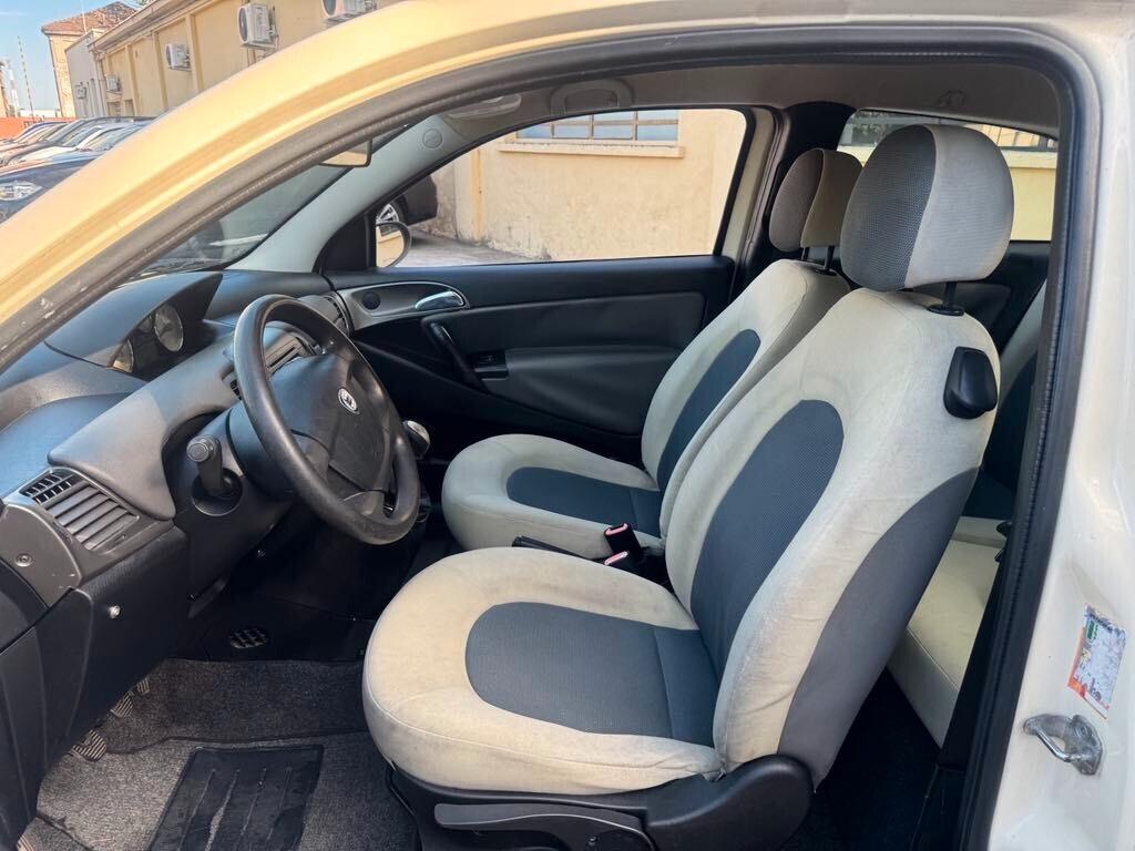 Lancia Ypsilon 1.4 16V GPL