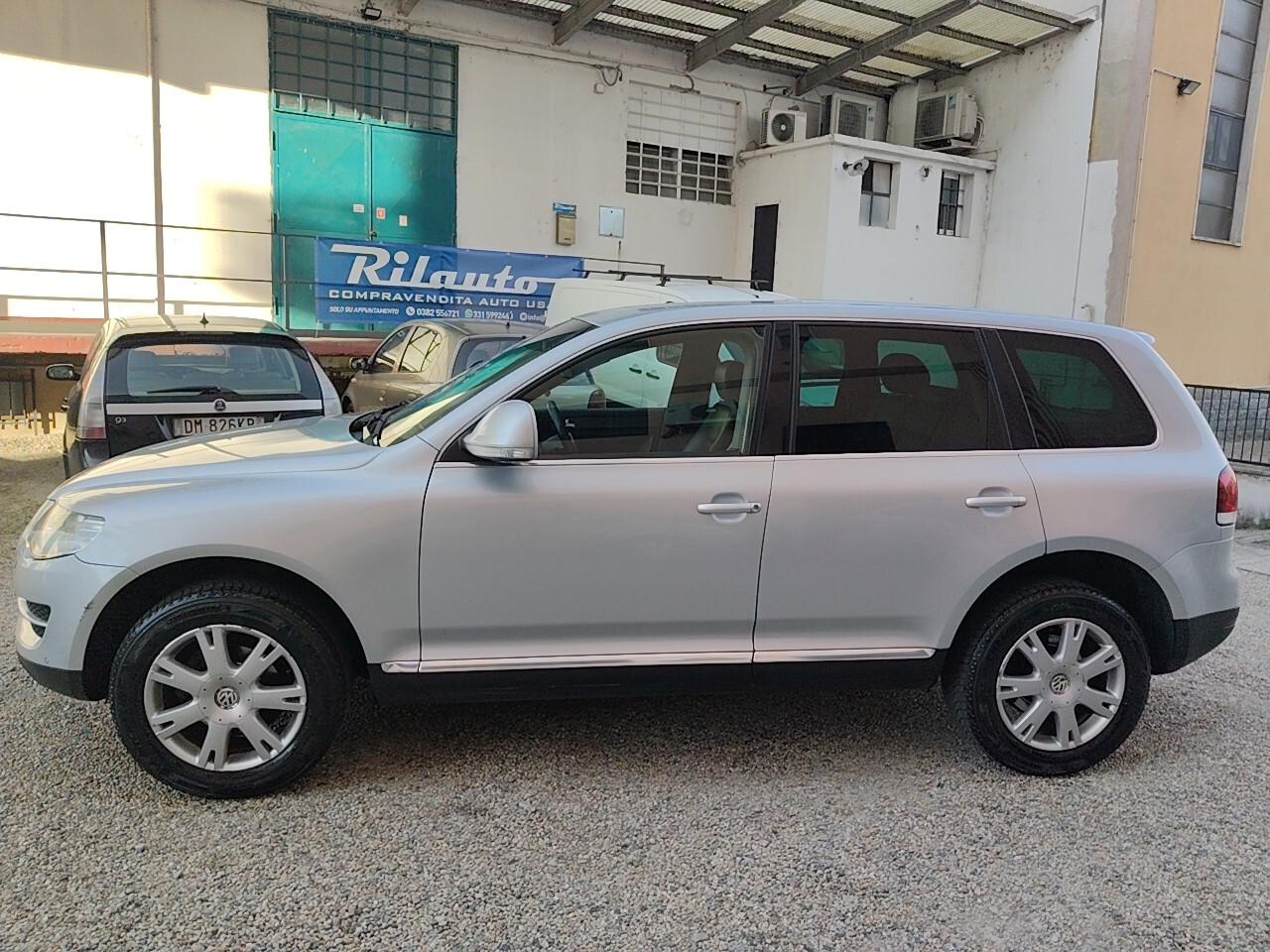 Volkswagen Touareg 2.5 R5 TDI Tip Exclusive