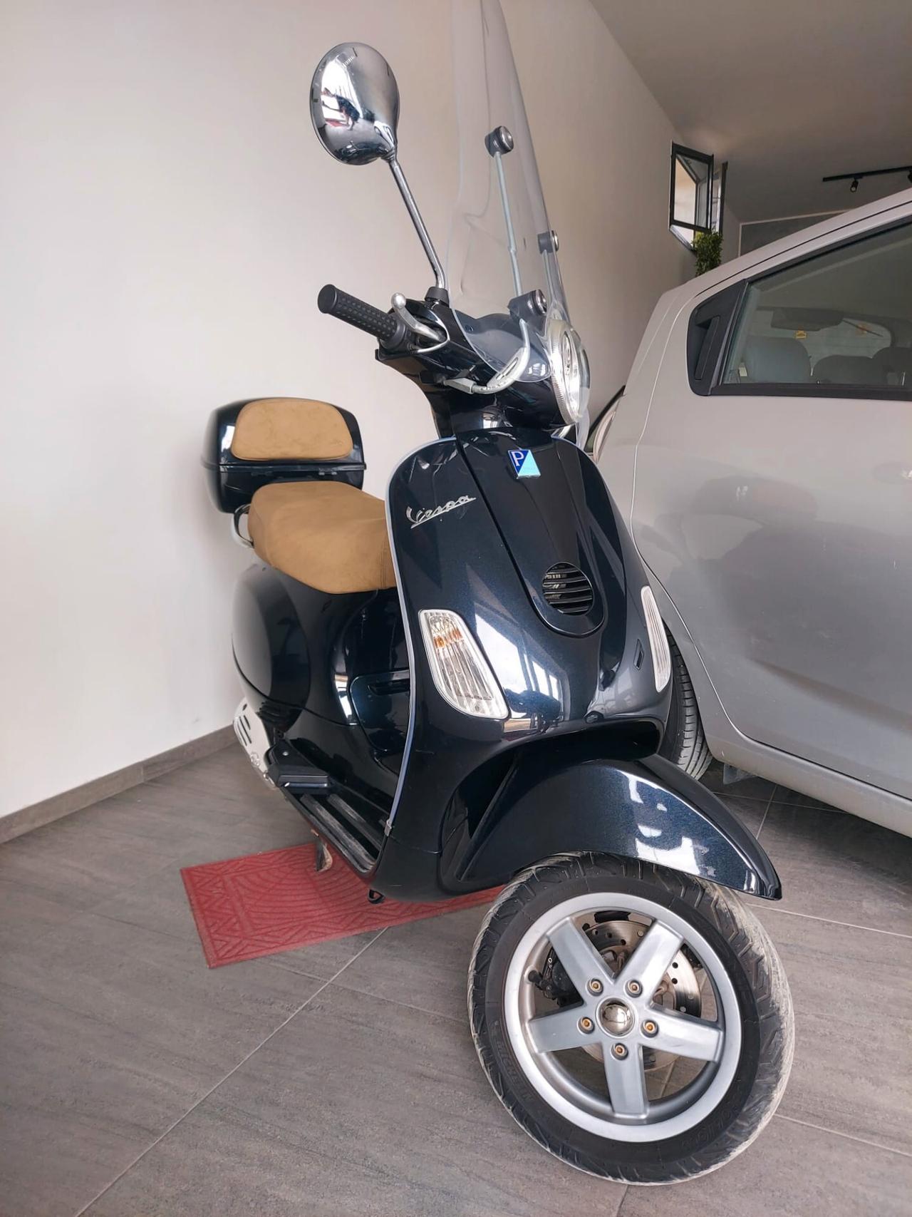 Piaggio Vespa 150 LX