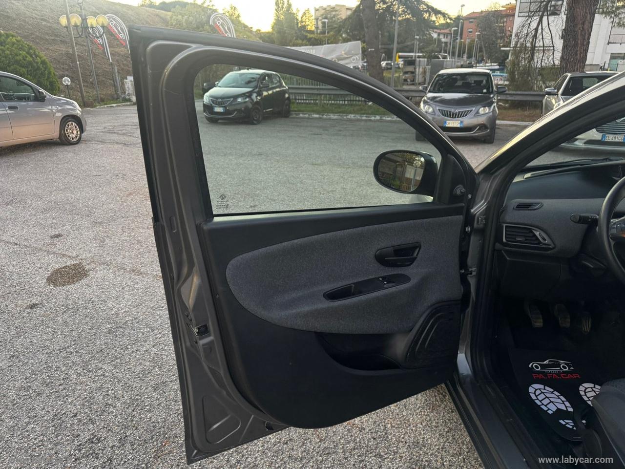 LANCIA Ypsilon 1.0 FireFly 5p.S&S Hybrid Silver