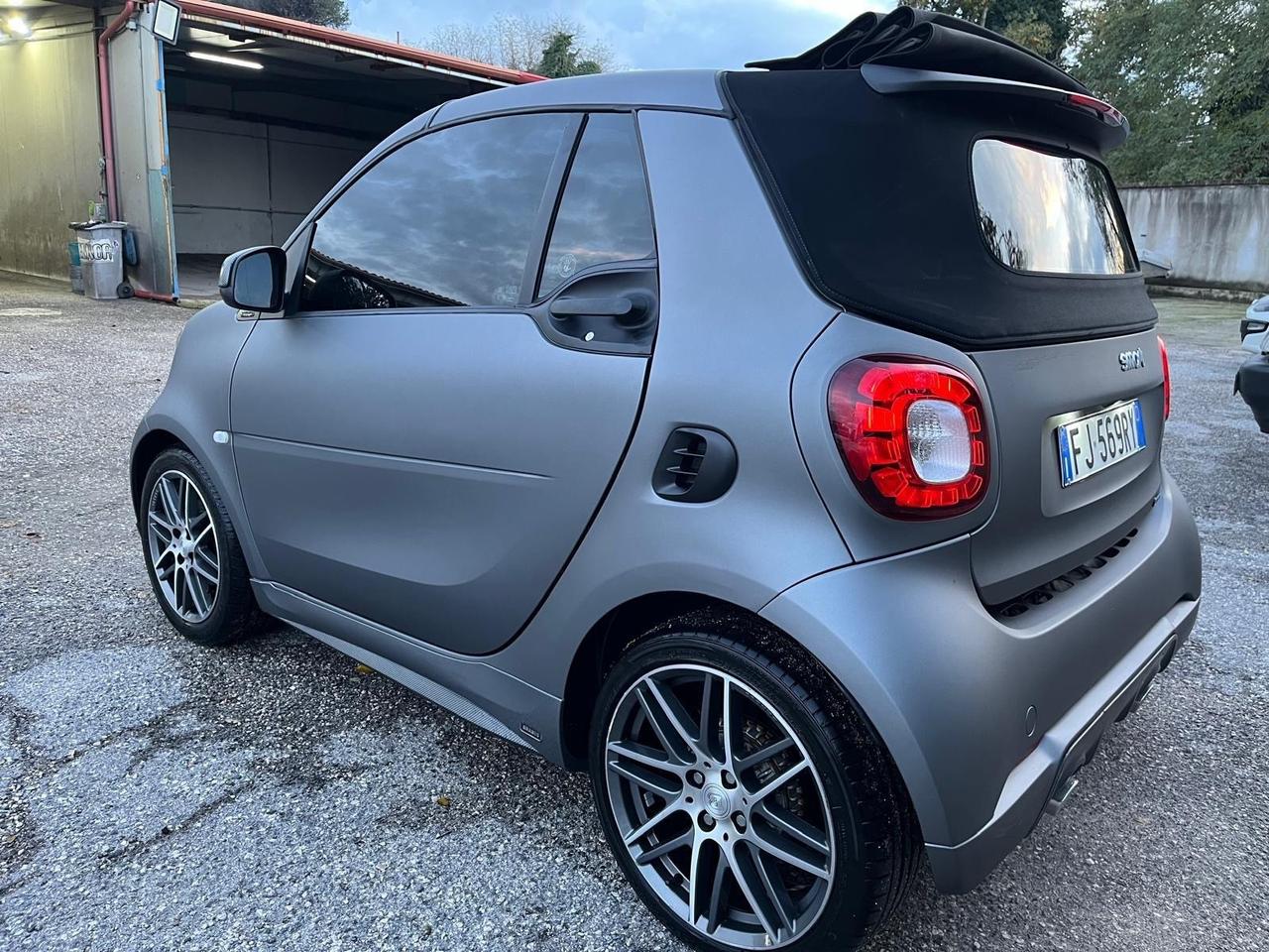 Smart fortwo brabus cabrio/xclu-km 64000-2017