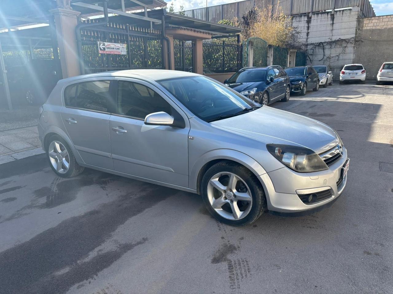 Opel Astra 1.9 16V CDTI 150CV 5 porte Cosmo