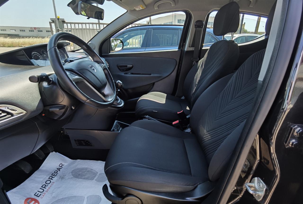 Lancia Ypsilon 1.0 FireFly 5 p. Hybrid Gold