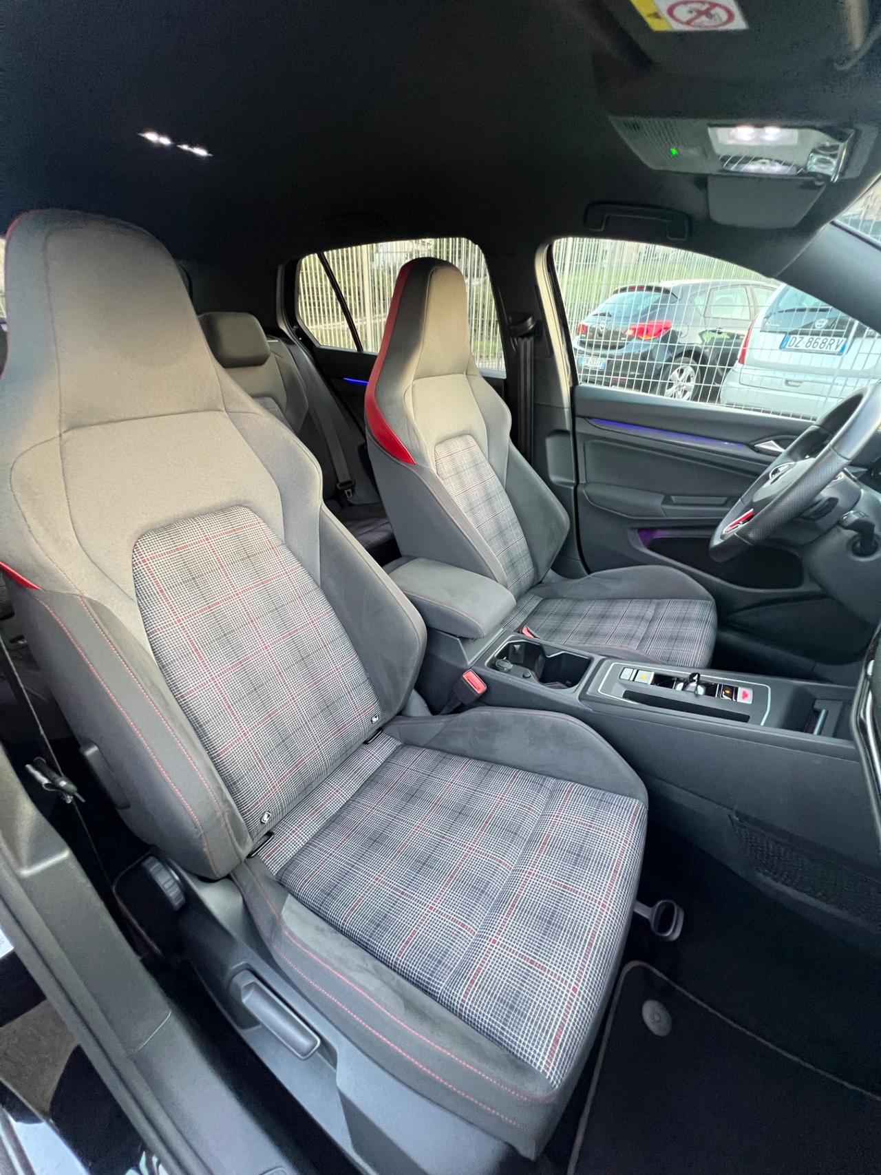Volkswagen Golf GTI 2.0 TSI DSG