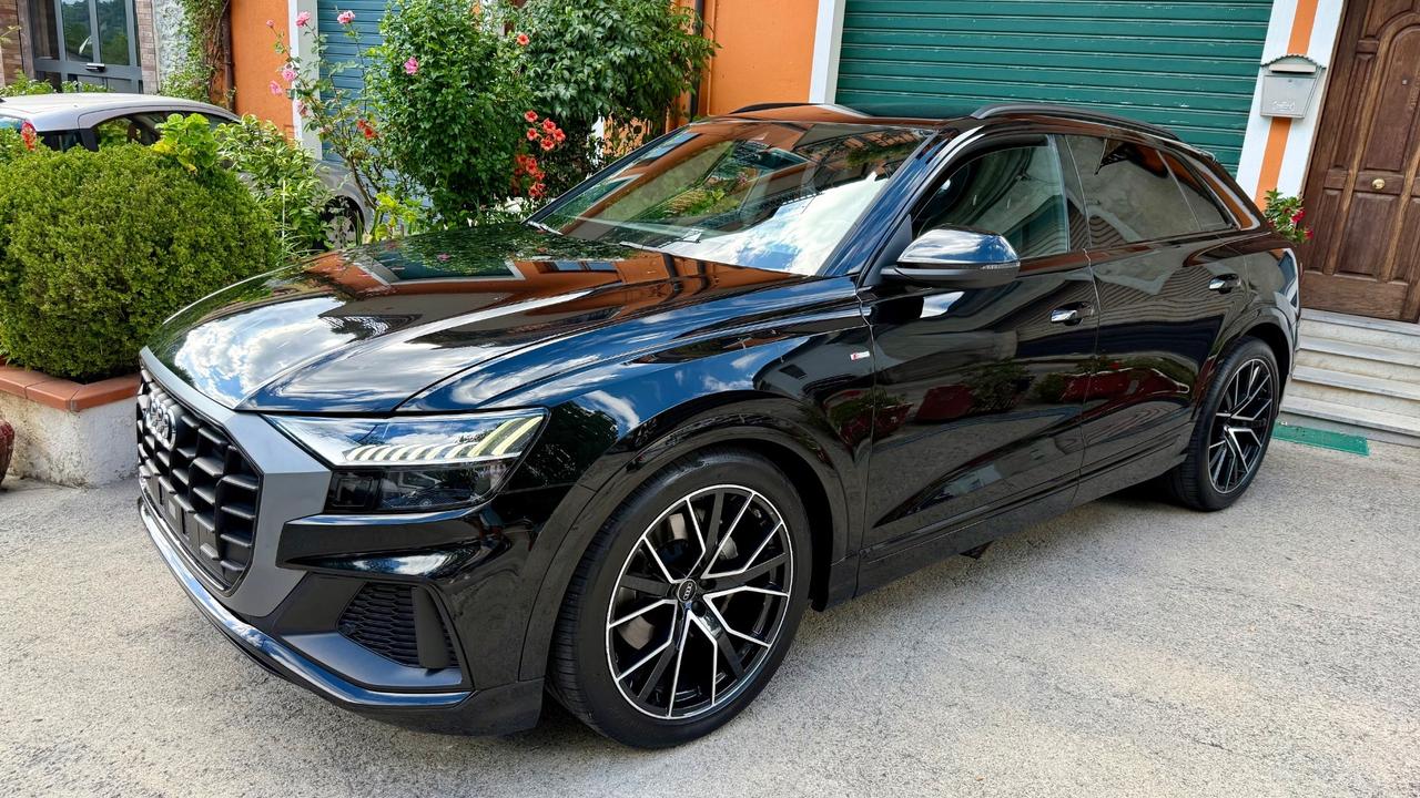 Audi Q8 50 TDI 286 CV quattro S-Line
