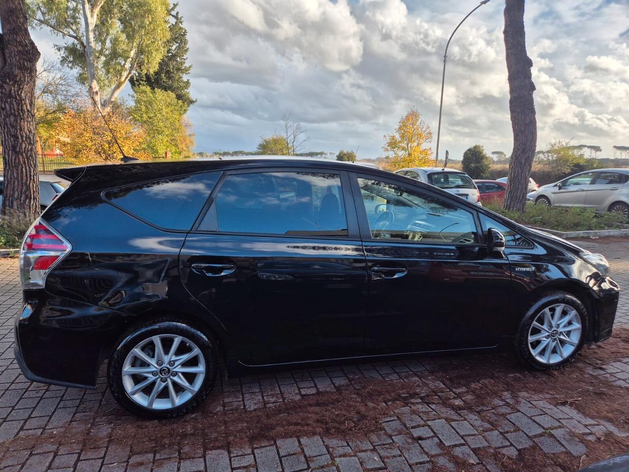 Toyota Prius + 1.8 Style