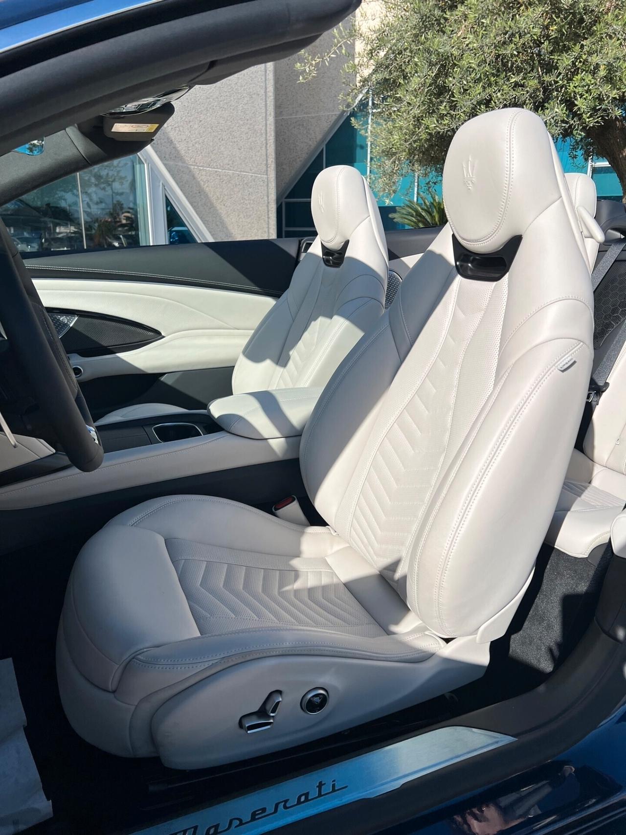 Maserati GranCabrio V6 490 CV AWD possibilità noleggio no scoring