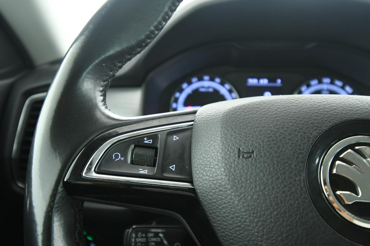 SKODA Kodiaq 2.0 tdi Ambition 4x4 dsg 7p.ti X COMMERCIANTI+TETTO PANO APR+ACC