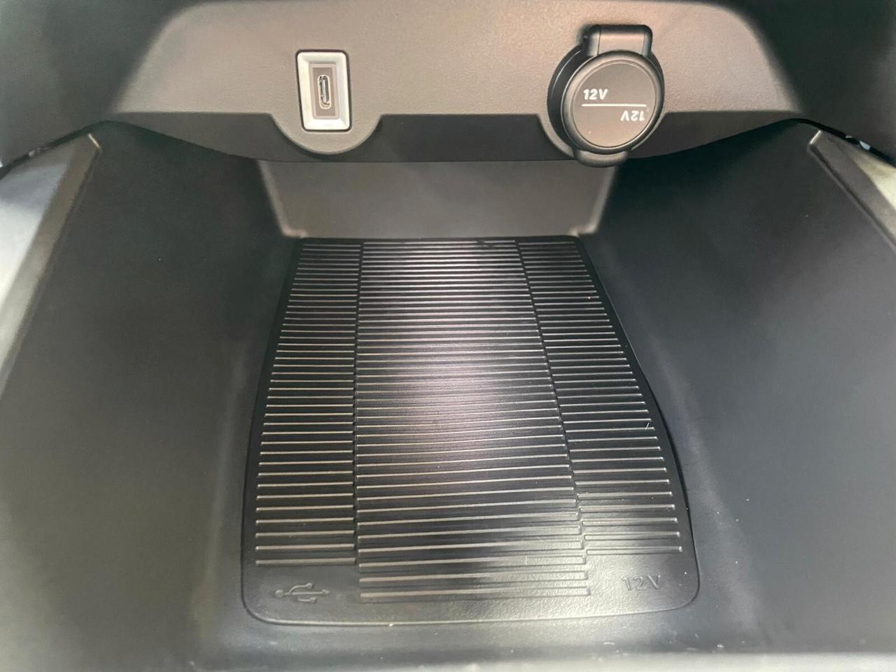 Lancia Ypsilon Hybrid e-DCT Edizione Cassina