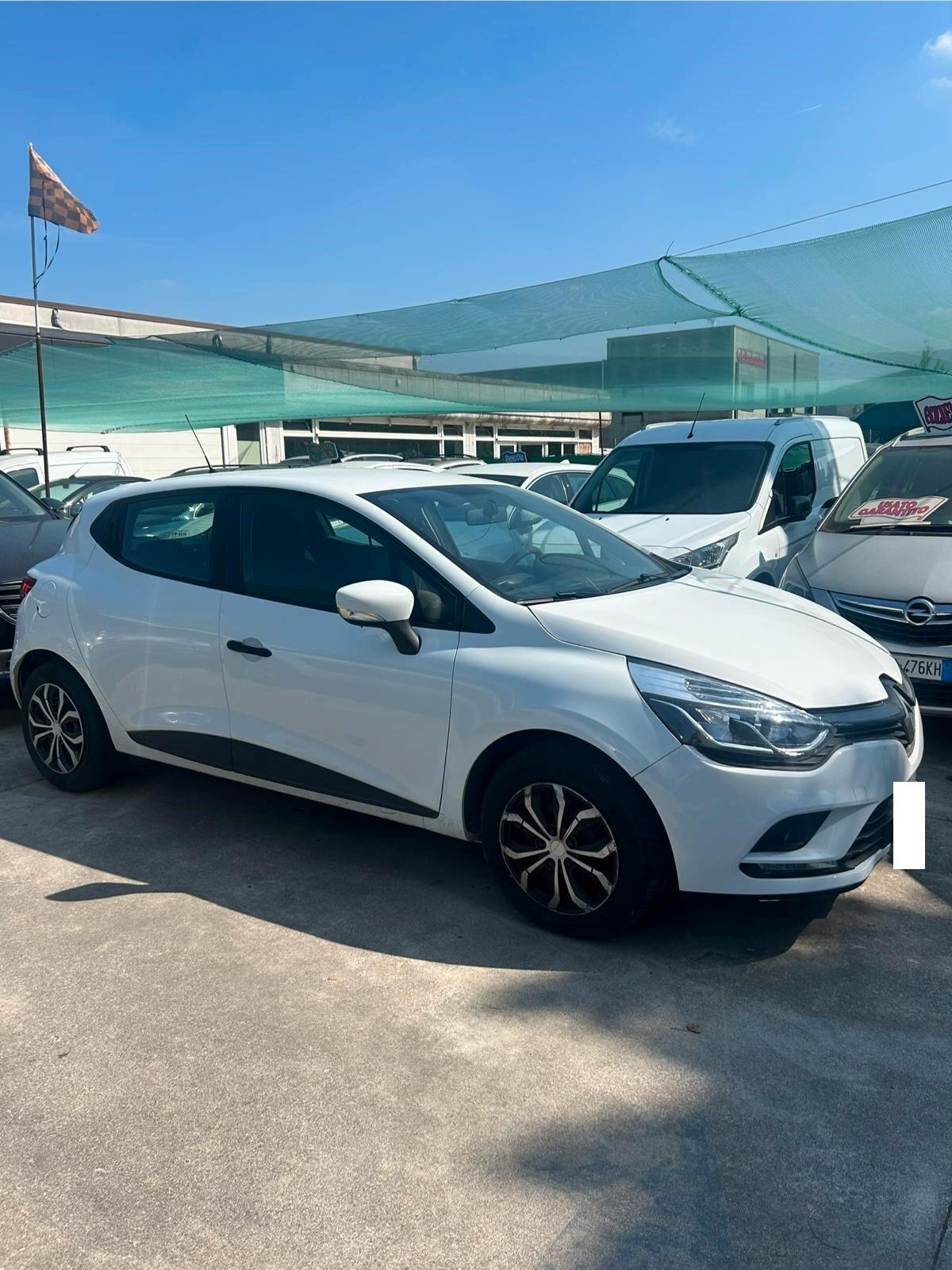 Renault Clio dCi 8V 75 CV Start&Stop 5 porte Energy Intens ok neo patentati