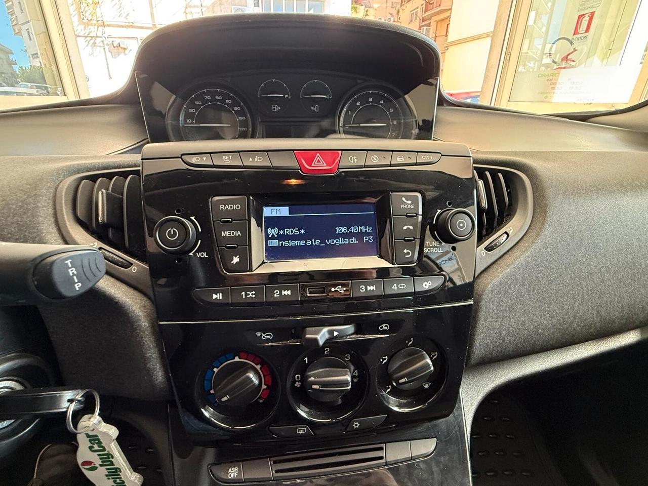 Lancia Ypsilon 1.0 FireFly 5 porte S&S Hybrid Alberta Ferretti