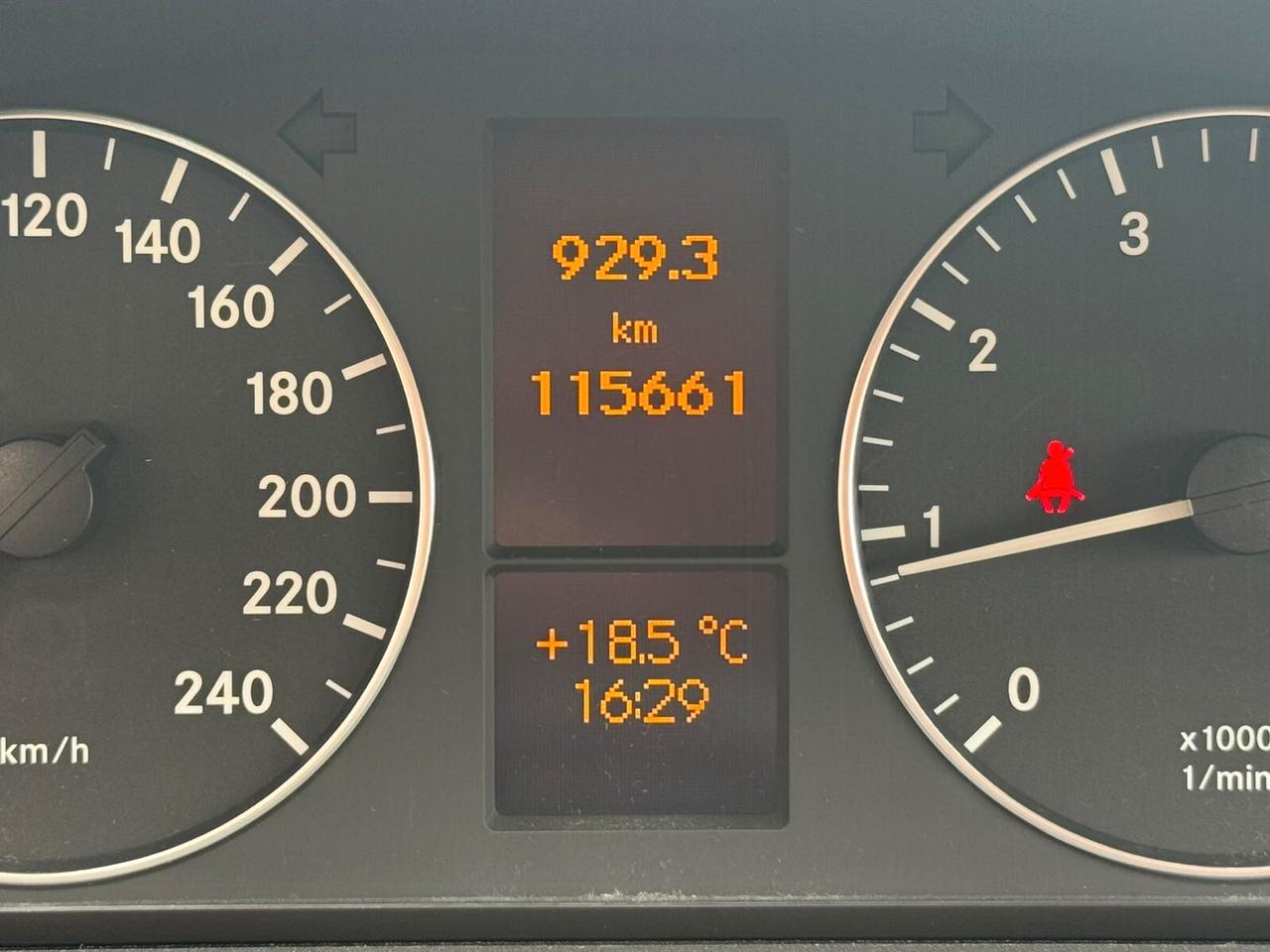 Mercedes-benz A 160 BlueEFFICIENCY Elegance