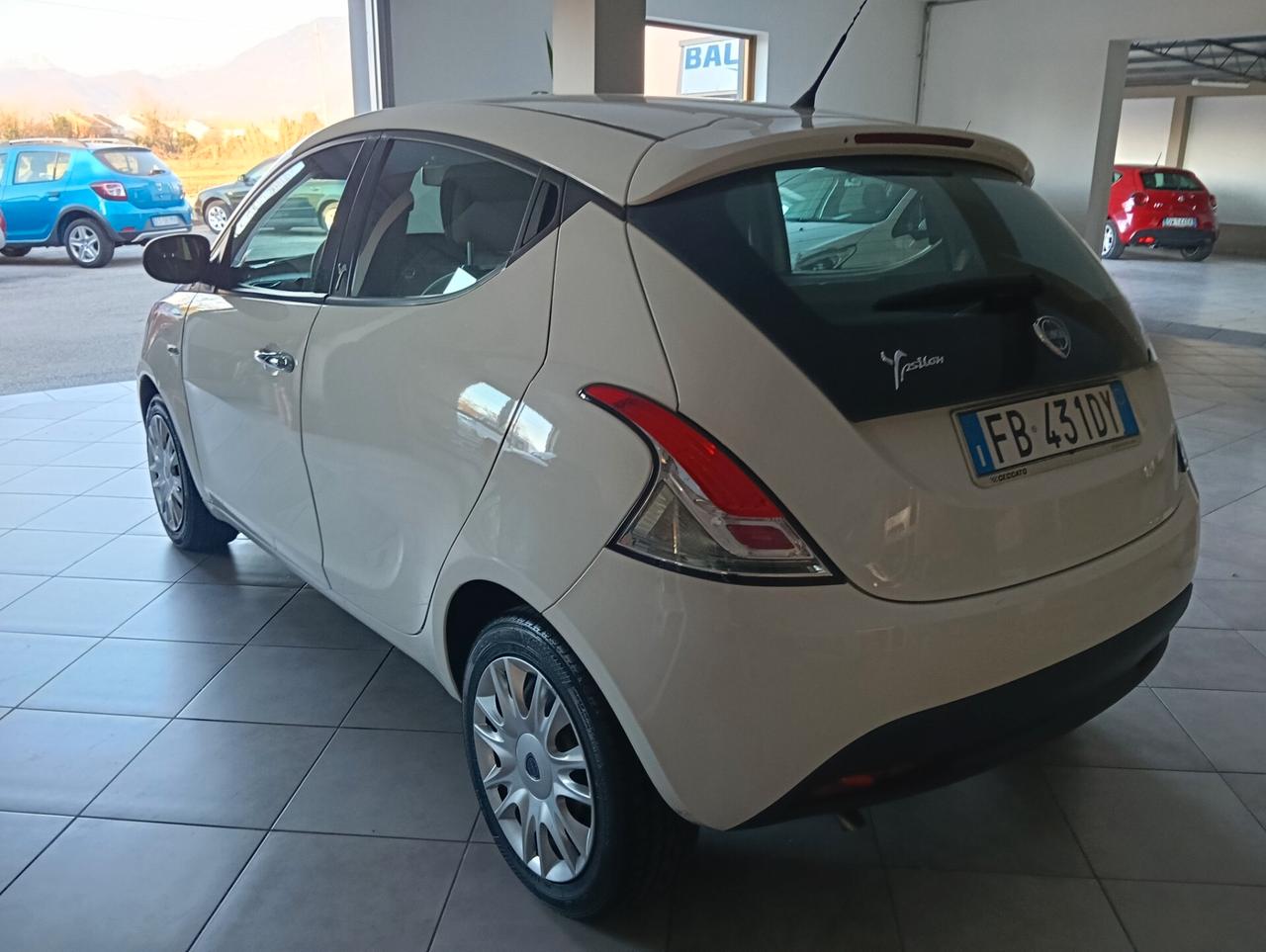 Lancia Ypsilon 1.2 69 CV 5 porte Gold