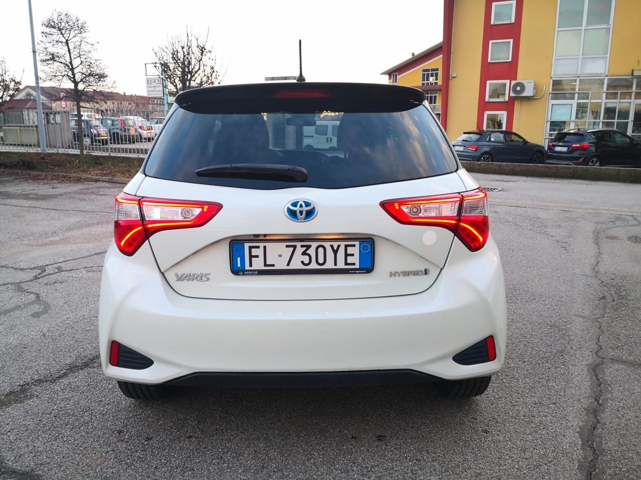 Toyota Yaris 1.5 Hybrid 5 porte Trend "White Edition" Automatic