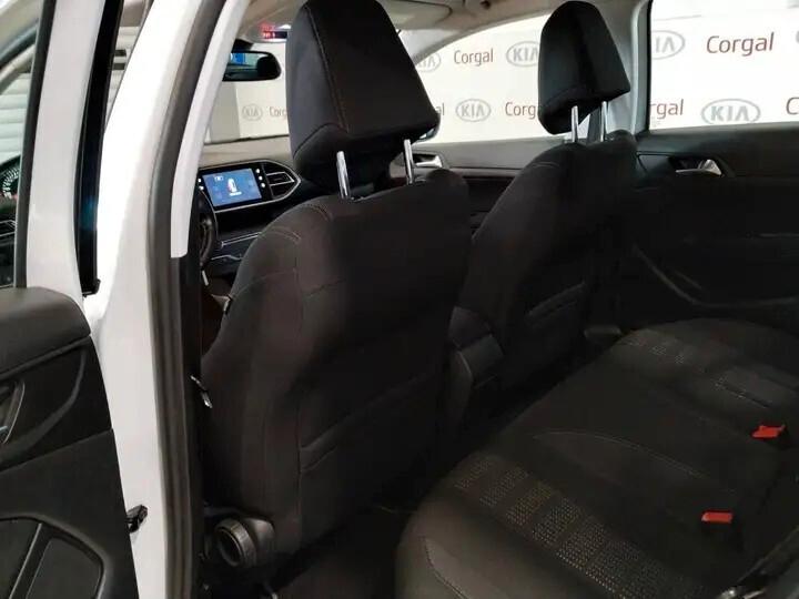 Peugeot 208 PureTech 82 5 porte Allure ok neo patentati