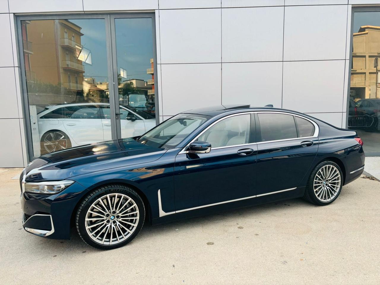 Bmw 750i xDrive - possibilità leasing e noleggio no scoring