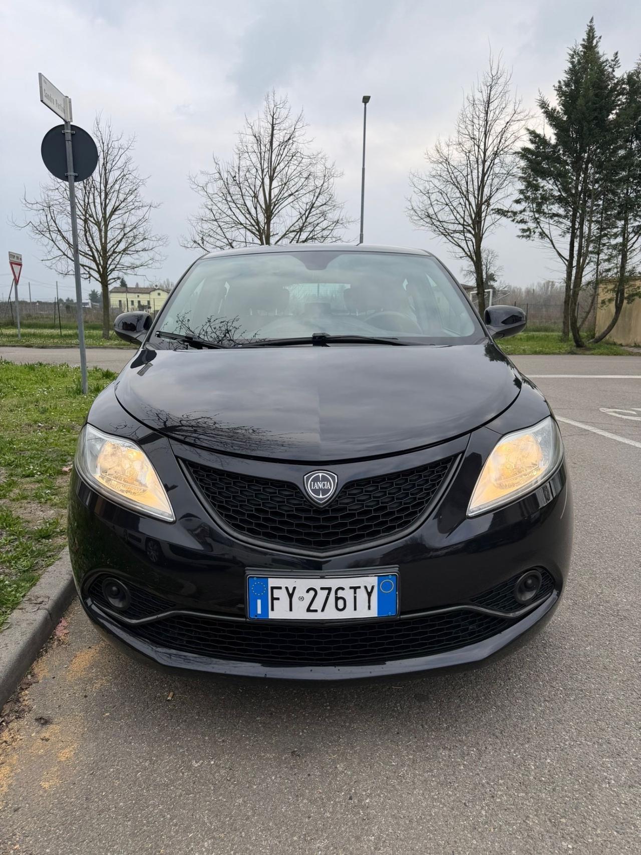 Lancia Ypsilon 1.2 GPL Ecochic Gold