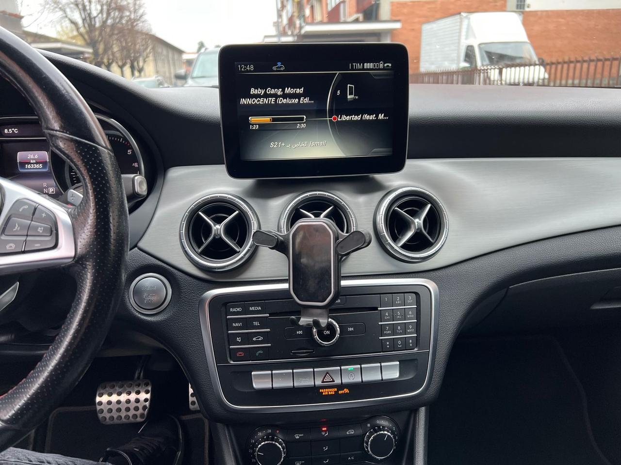 Mercedes-Benz CLA 200 D Premium