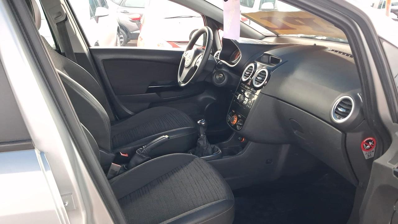 Opel Corsa 1.2 benzina gpl