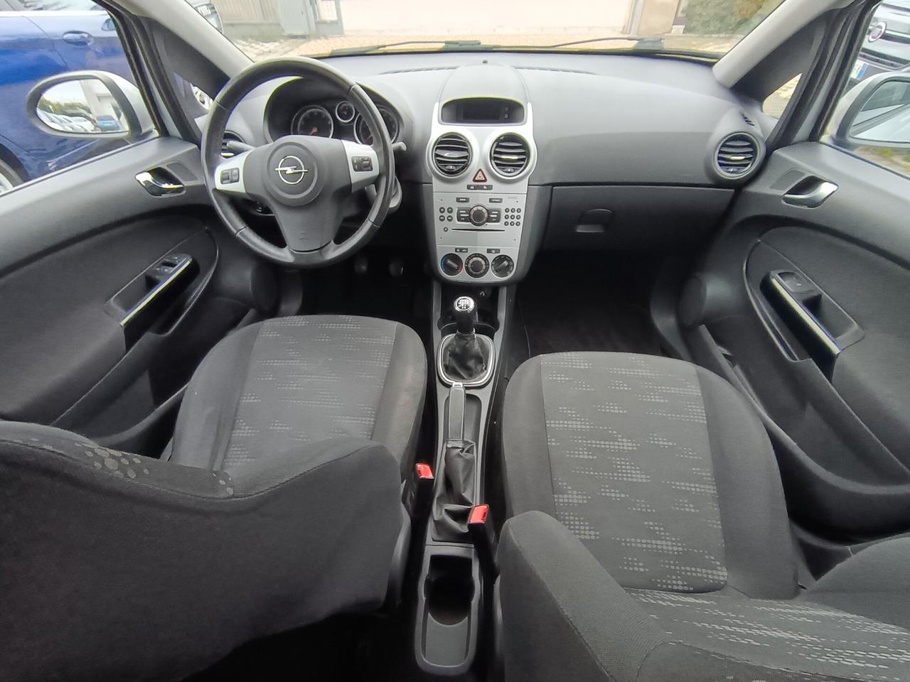 Opel Corsa 1.2 5 porte Club
